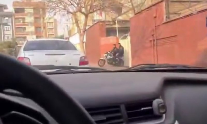 איראן: אנשי בסיג' תועדו יוצאים ממתחם בית ספר 