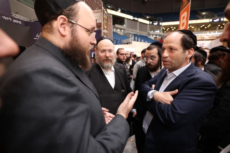 יעקב נחומי, אריאל אוחנה, אברהם כהן