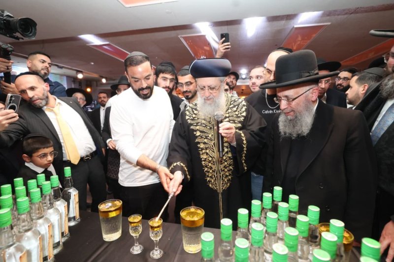 באדיבות המצלם