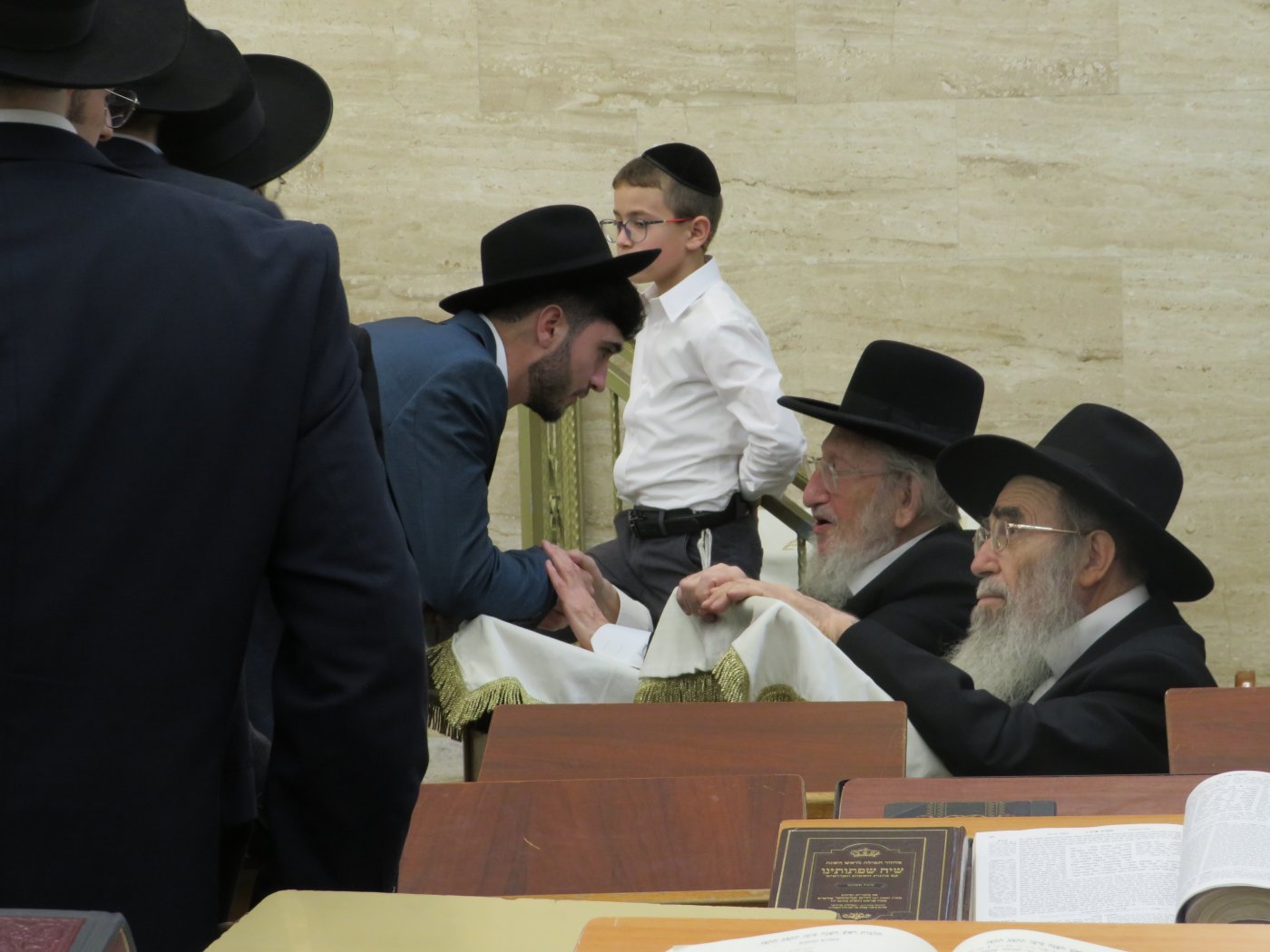 באדיבות המצלם