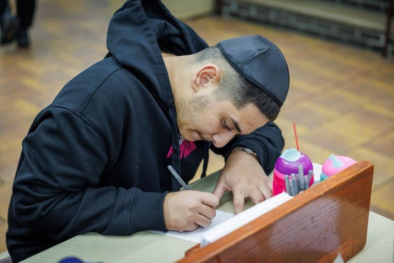 דניאל נפוסי