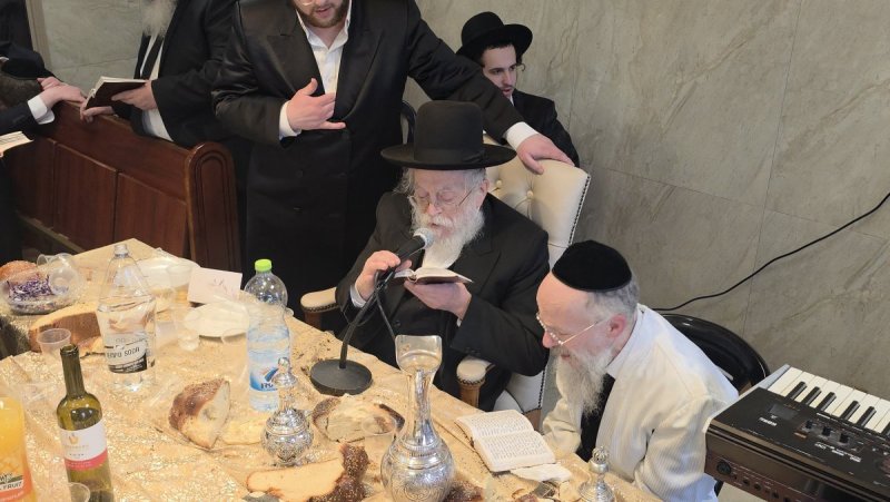 באדיבות המצלם