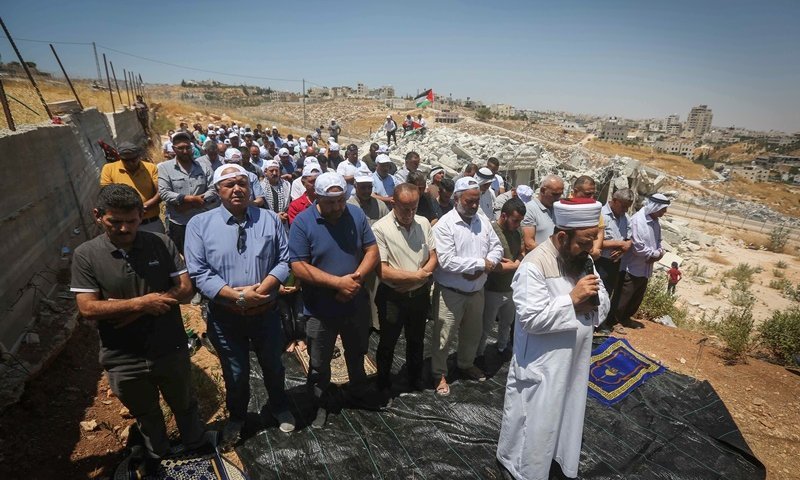 באלות שלופות: מי באמת מגרש את משפחות הבדואים?
