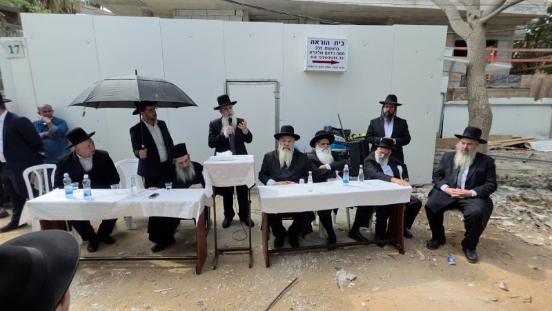 באדיבות המצלם