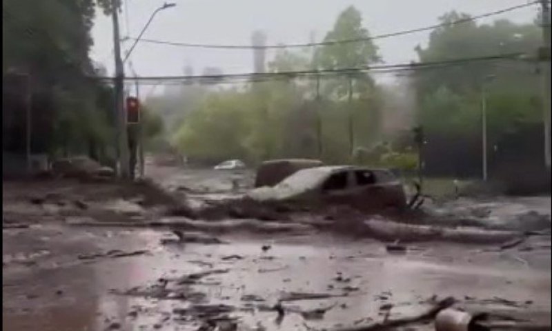 מזג אוויר סוער בצ'ילה: גשמים עזים גרמו לשיטפונות והצפות ברחבי המדינה
