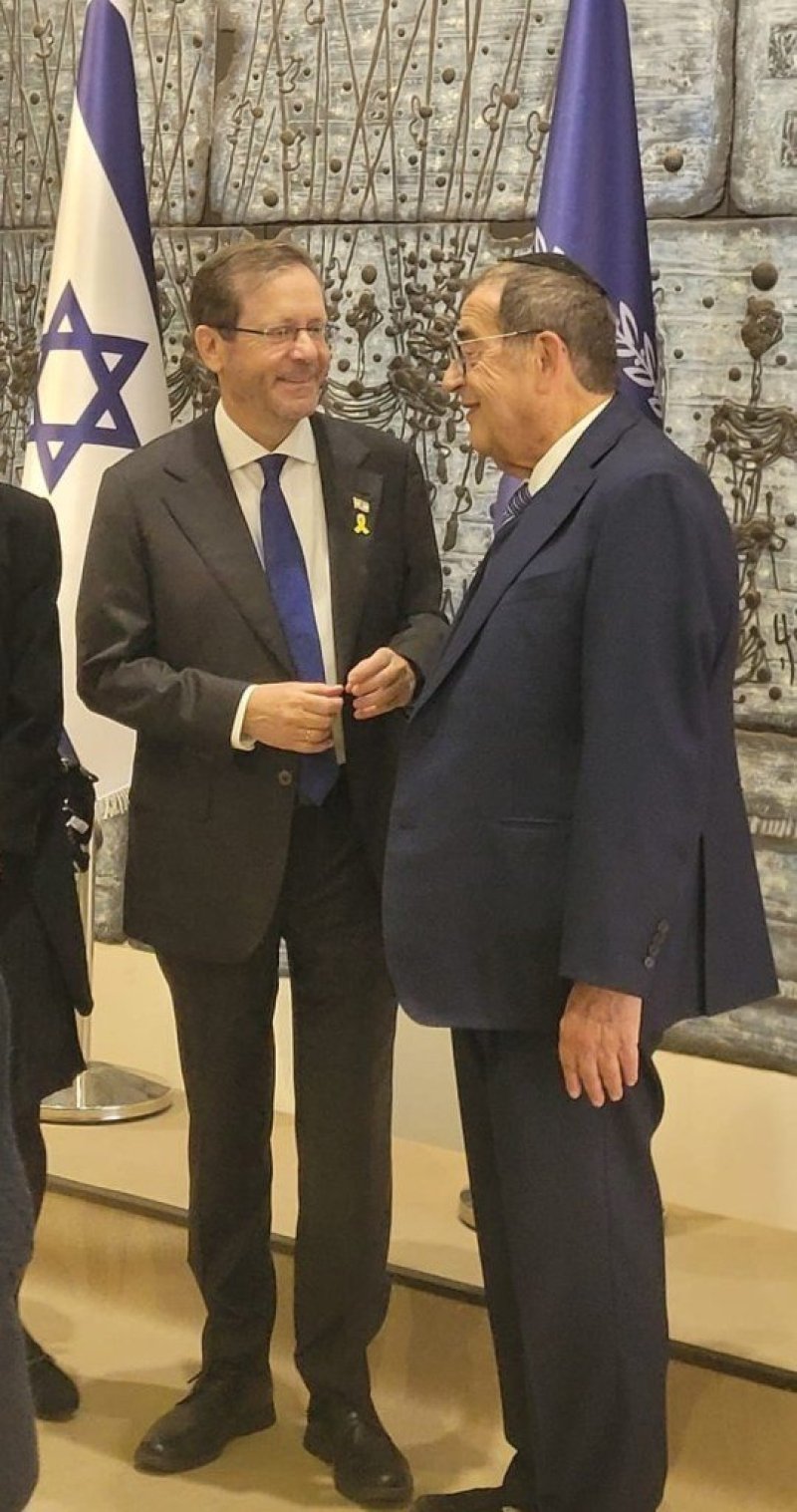 באדיבות המצלם