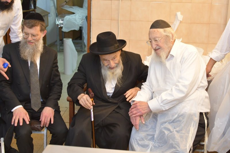 באדיבות המצלם