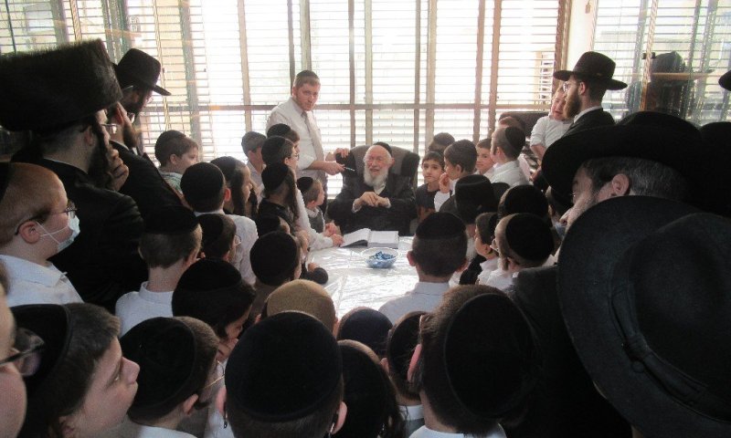 מברכת האילנות עד שביעי של פסח: חודש ניסן במחיצת עמוד ההוראה