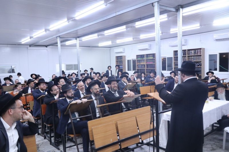 באדיבות המצלם