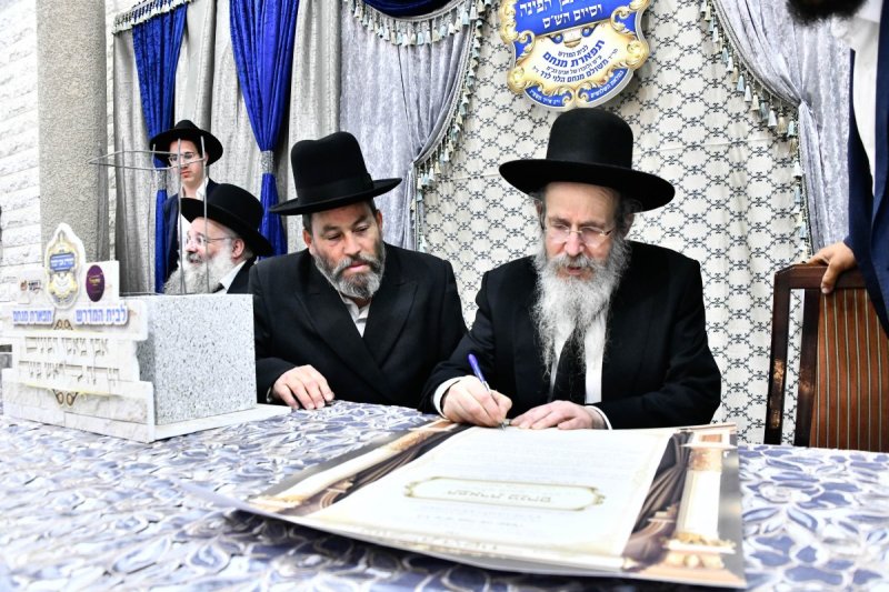 באדיבות המצלם
