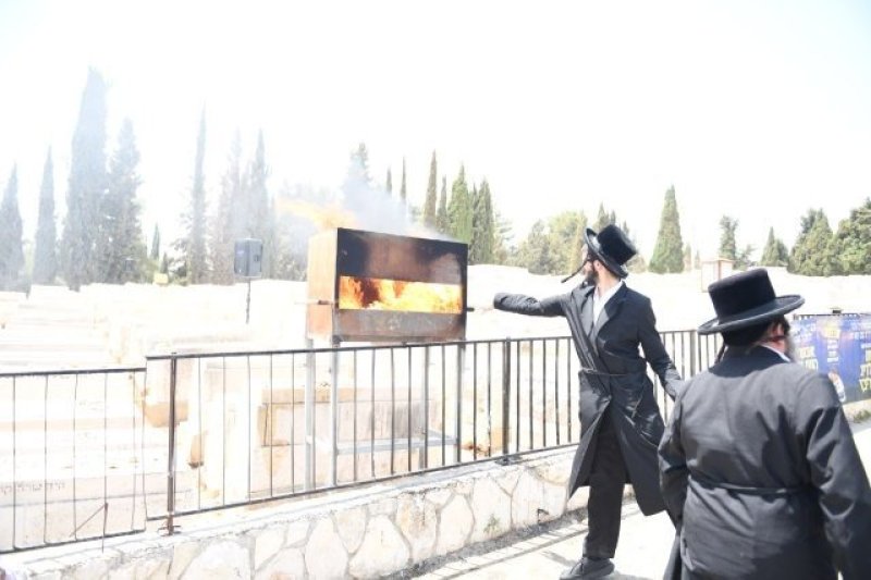 אנשיל בעק וא.מ.ש