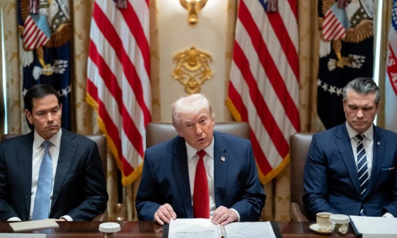 טראמפ מאיים על איראן: "עד יום שלישי הסכם, או שנפוצץ הכול"