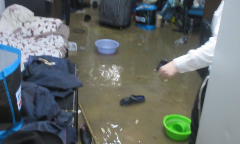 שיטפון בישיבת "תורה בתפארתה" באלעד, הבחורים זועקים: עד מתי?