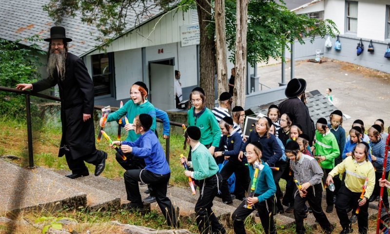 גלריה מרהיבה: ילדי סאטמר הגיעו למחנות 'רב טוב' בקאנטרי