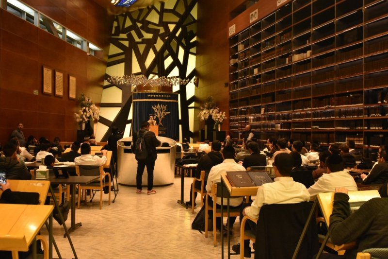 באדיבות המצלם