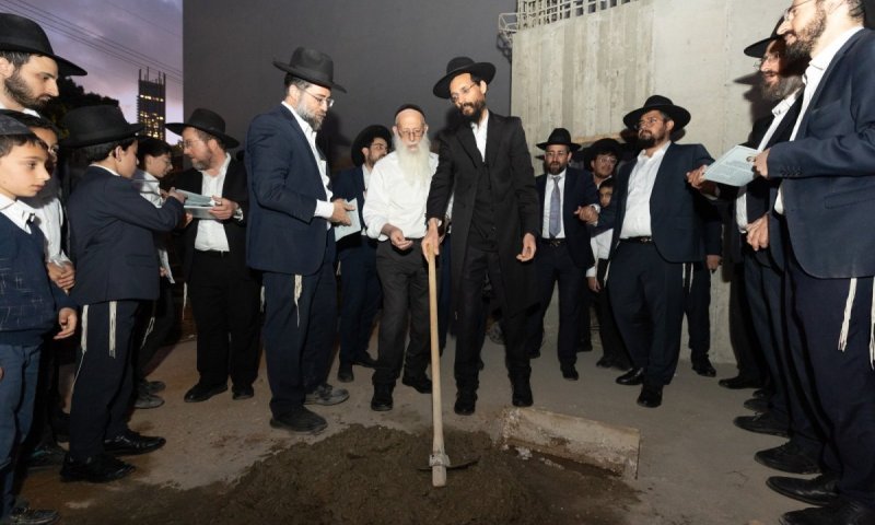 "היכל השם" בפרדס כץ: הגר"י משדי הניח אבן פינה למבנה הקבע