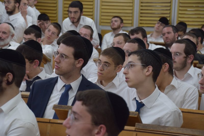 באדיבות המצלם