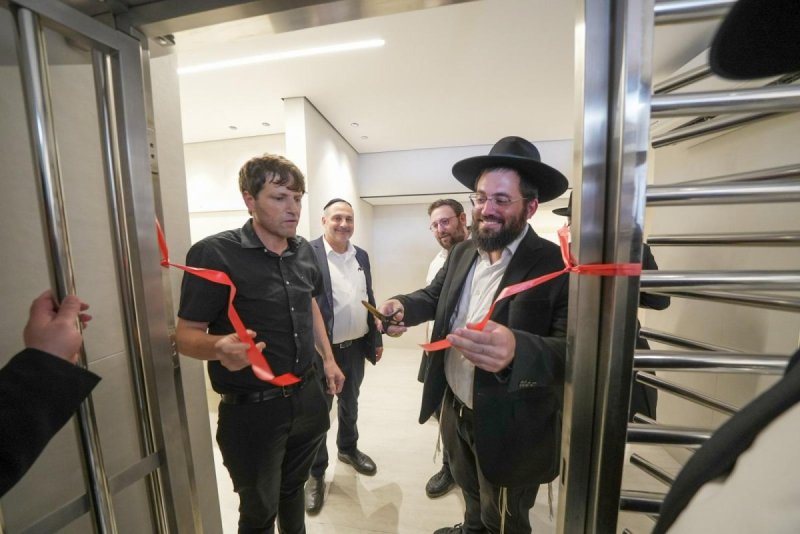 באדיבות המצלם