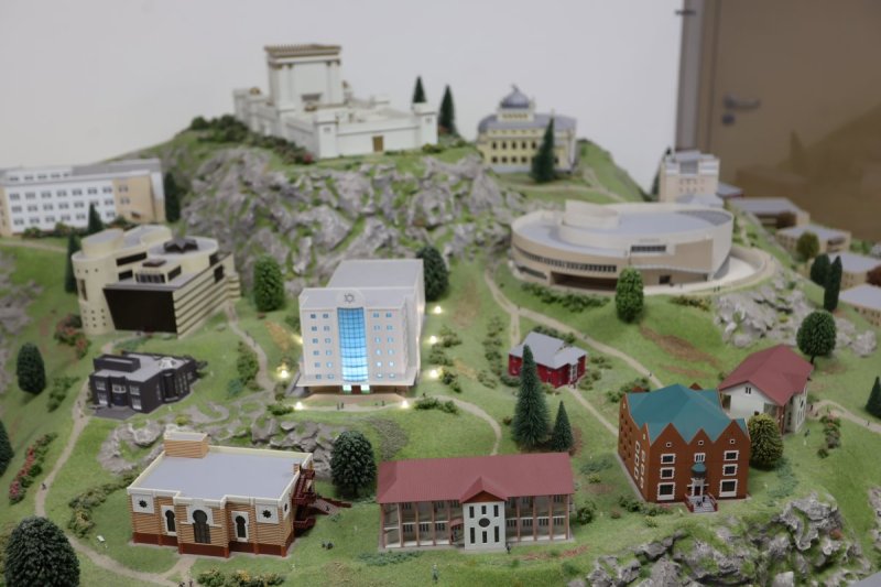  מרדכי לובעצקי