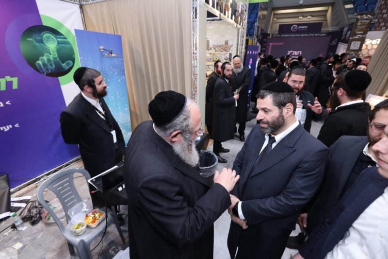 יעקב נחומי, אריאל אוחנה, אברהם כהן