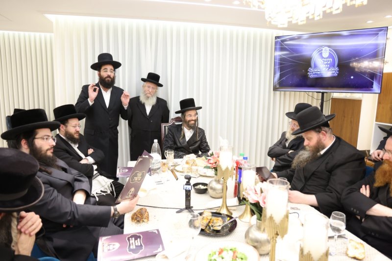 באדיבות המצלם