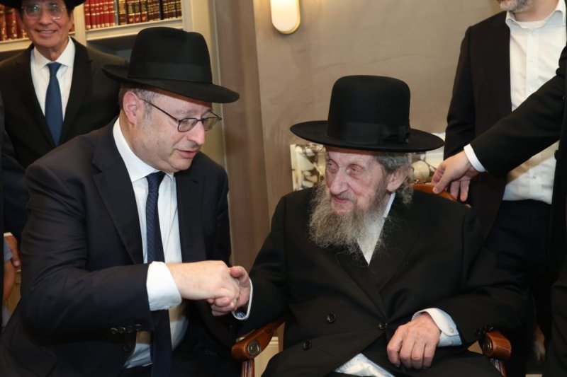 דניאל נפוסי ואלי קובין