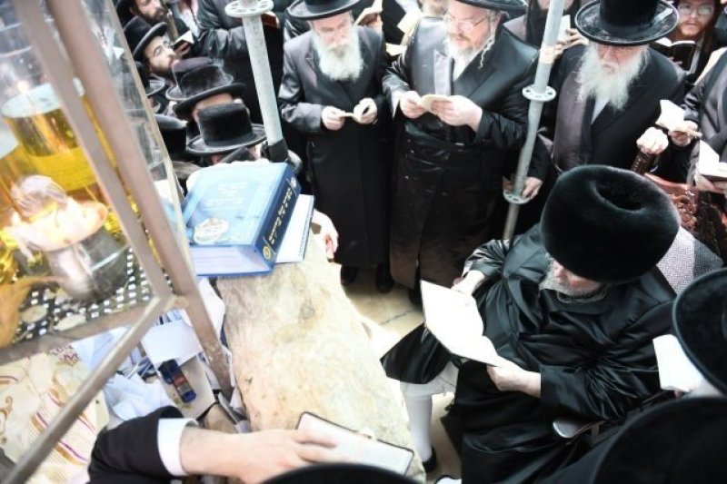 אנשיל בעק וא.מ.ש