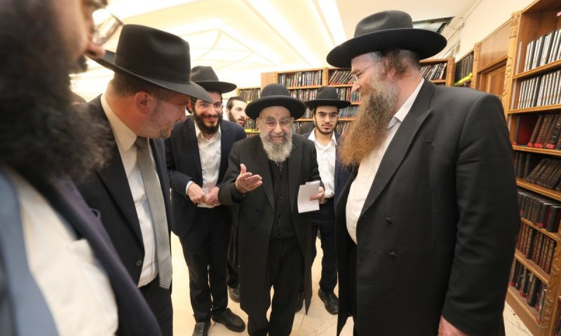 הגר"מ צדקה לתלמידים מתל ציון: "אתם אמורים להיות גדולי הדור הבא"