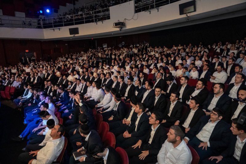 באדיבות המצלם