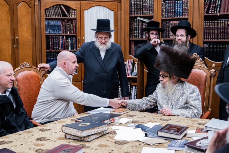 באדיבות המצלם