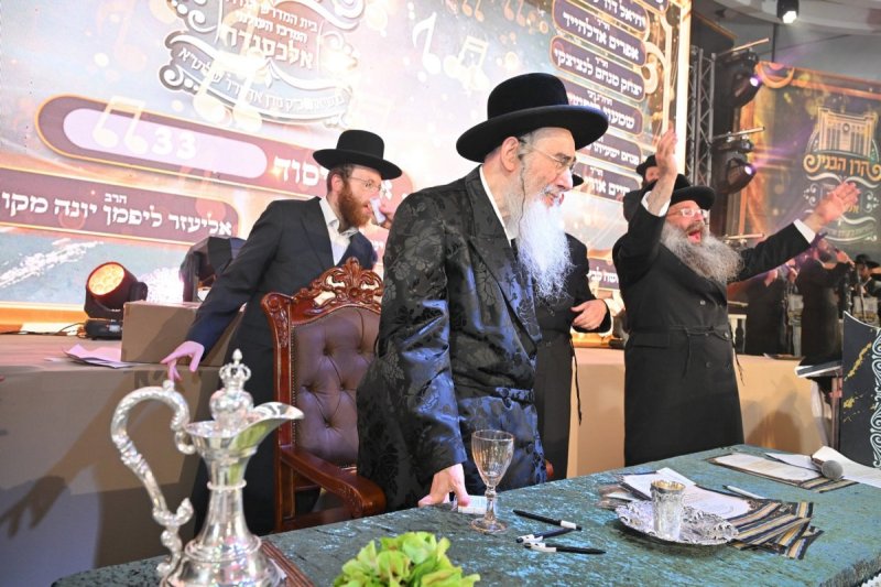 באדיבות המצלם