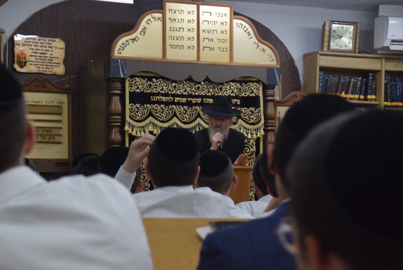 באדיבות המצלם