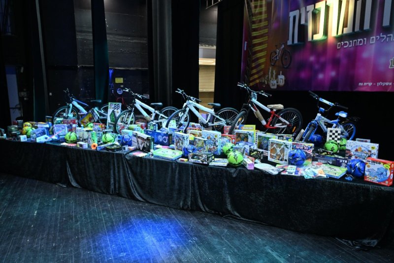 באדיבות המצלם