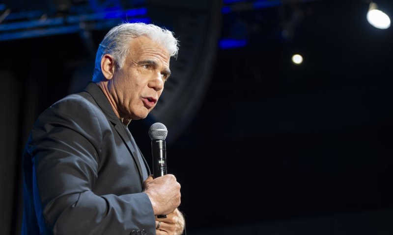 לפיד לתומכיו אחרי הבחירות: "מבקש מכם סבלנות"