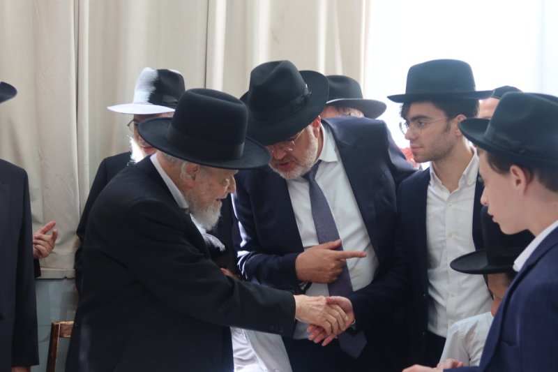 באדיבות המצלם