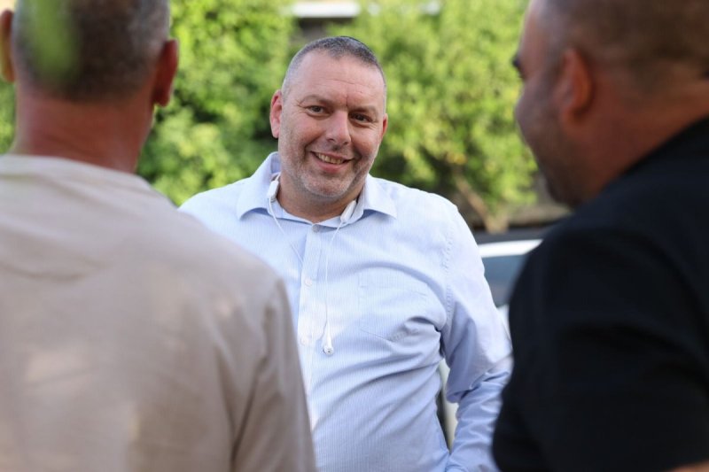 באדיבות המצלם