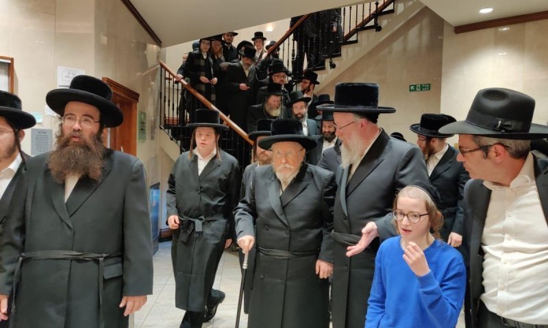 קשר מיוחד בין האדמו"ר לאחיינו: עצרת מספד תיערך בביאלא לונדון