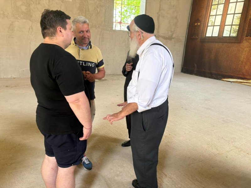 באדיבות המצלם