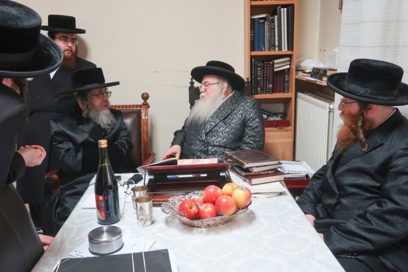 משה קאהן ומ.א. נוימן