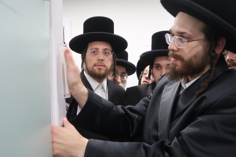 באדיבות המצלם