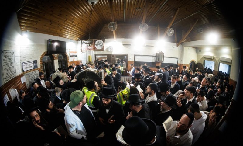 סוף דרמטי לעשור של מתיחות: האדמו"ר הכריע - לנכדי הצדיק תהיה שליטה בלעדית