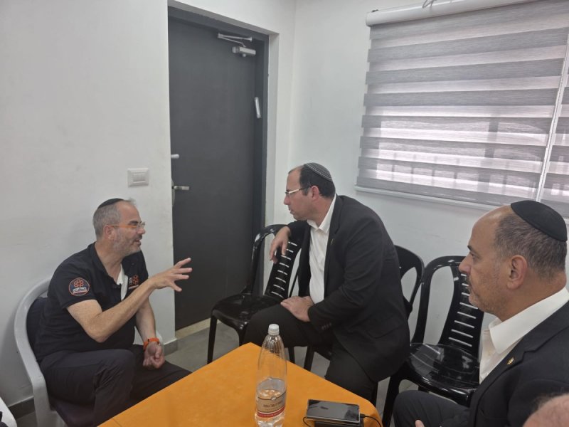 באדיבות המצלם