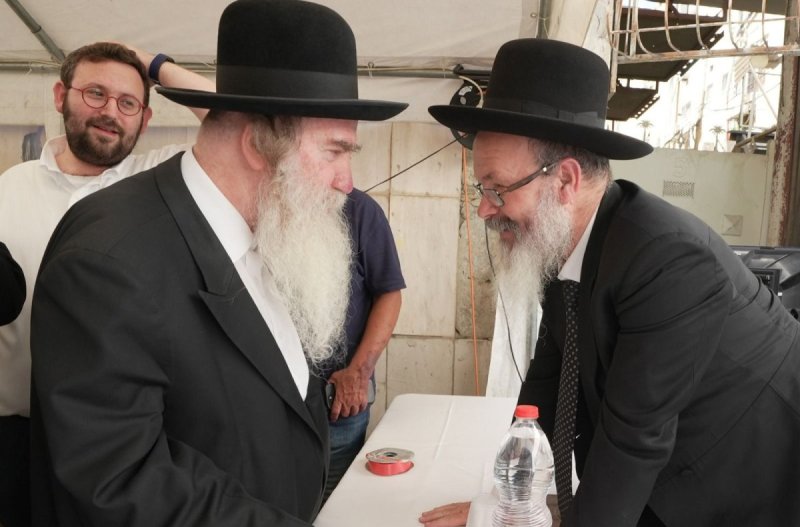 באדיבות המצלם