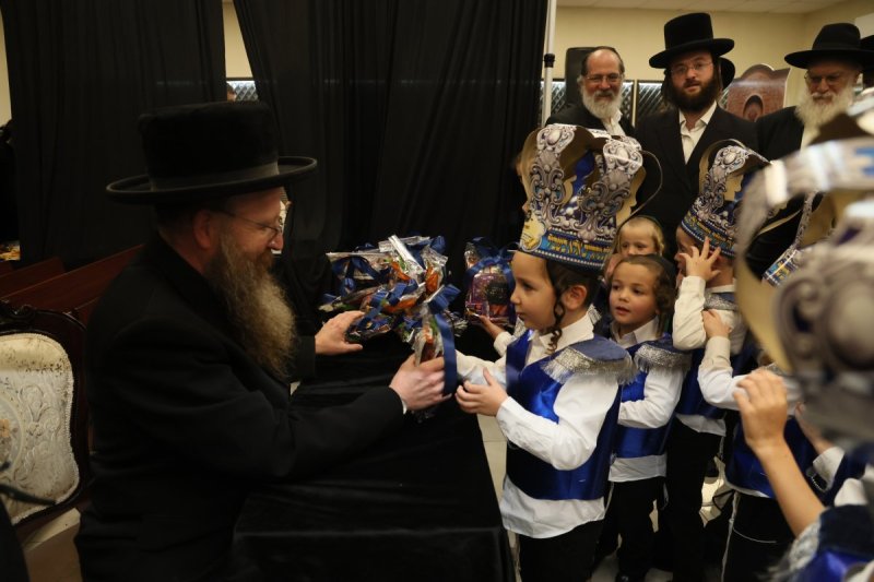 באדיבות המצלם