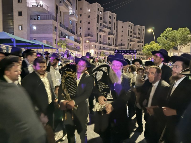 באדיבות המצלם