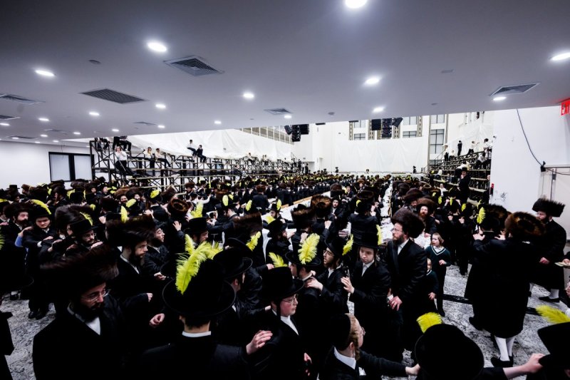 האחים לאנטשעווסקי, אברומי בלום, ואייזיק י.