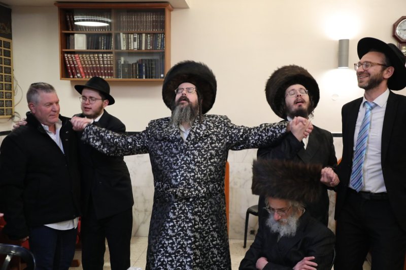 באדיבות המצלם