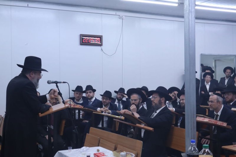 באדיבות המצלם