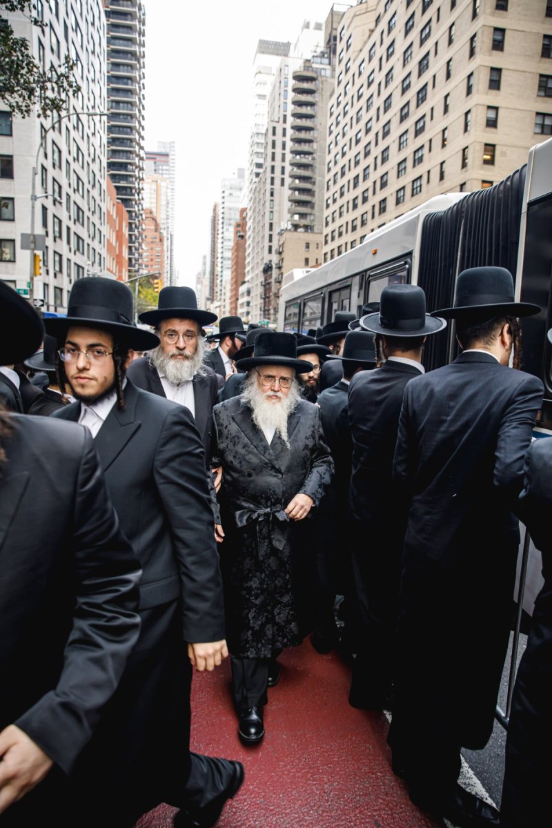 האחים לאנטשעווסקי, אברומי בלום, ד. ה. כרם, אייזיק. י, Clear shot