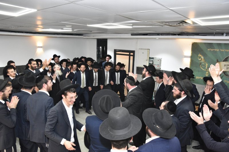 באדיבות המצלם